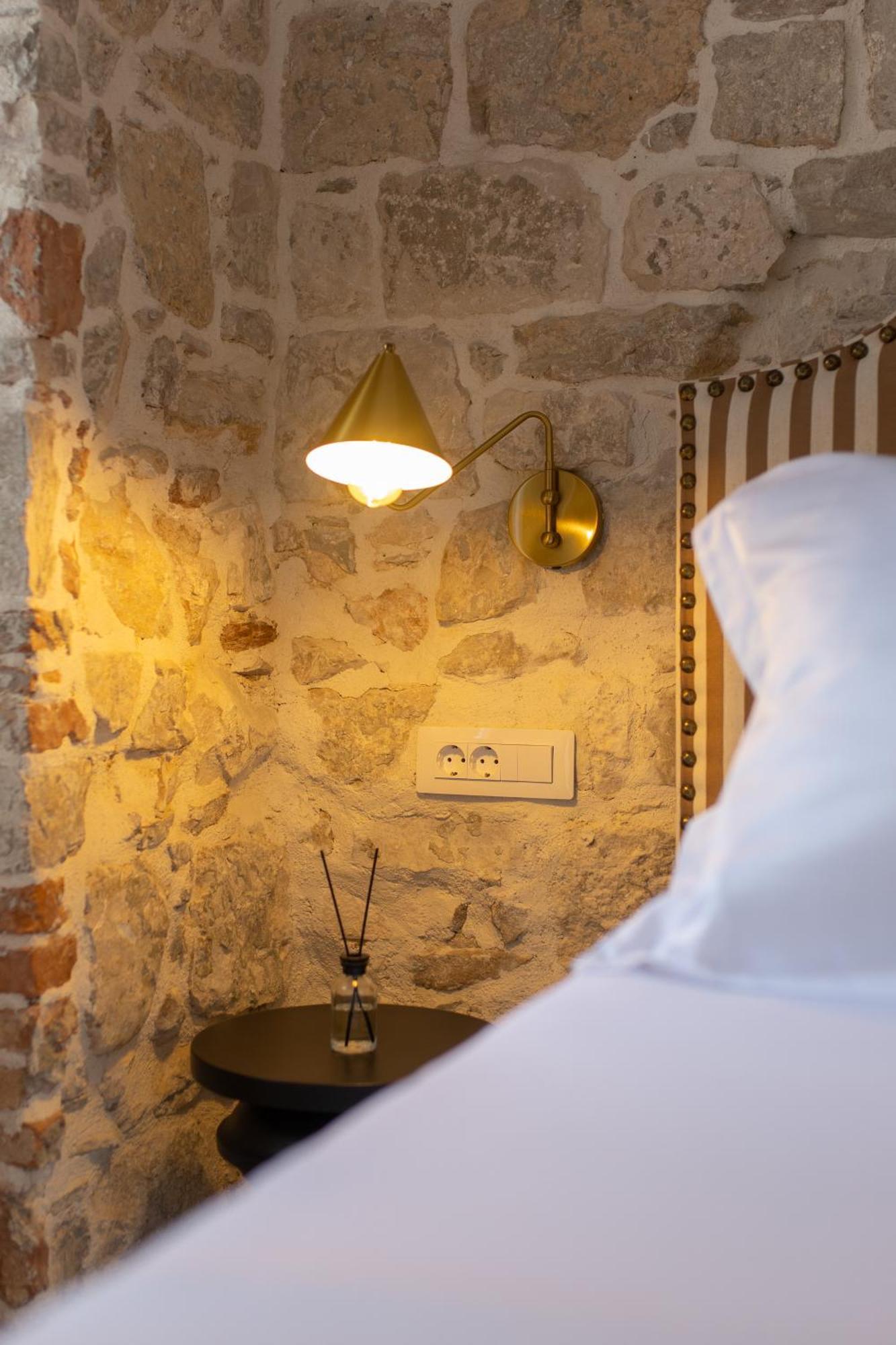 Balturio Boutique 4 Stars Properties In The Center Kastela Room photo