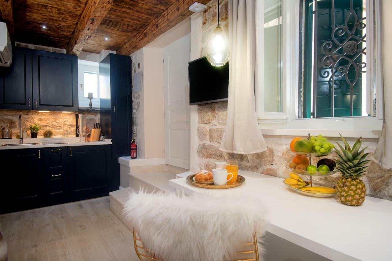 Balturio Boutique 4 Stars Properties In The Center Kastela Exterior photo