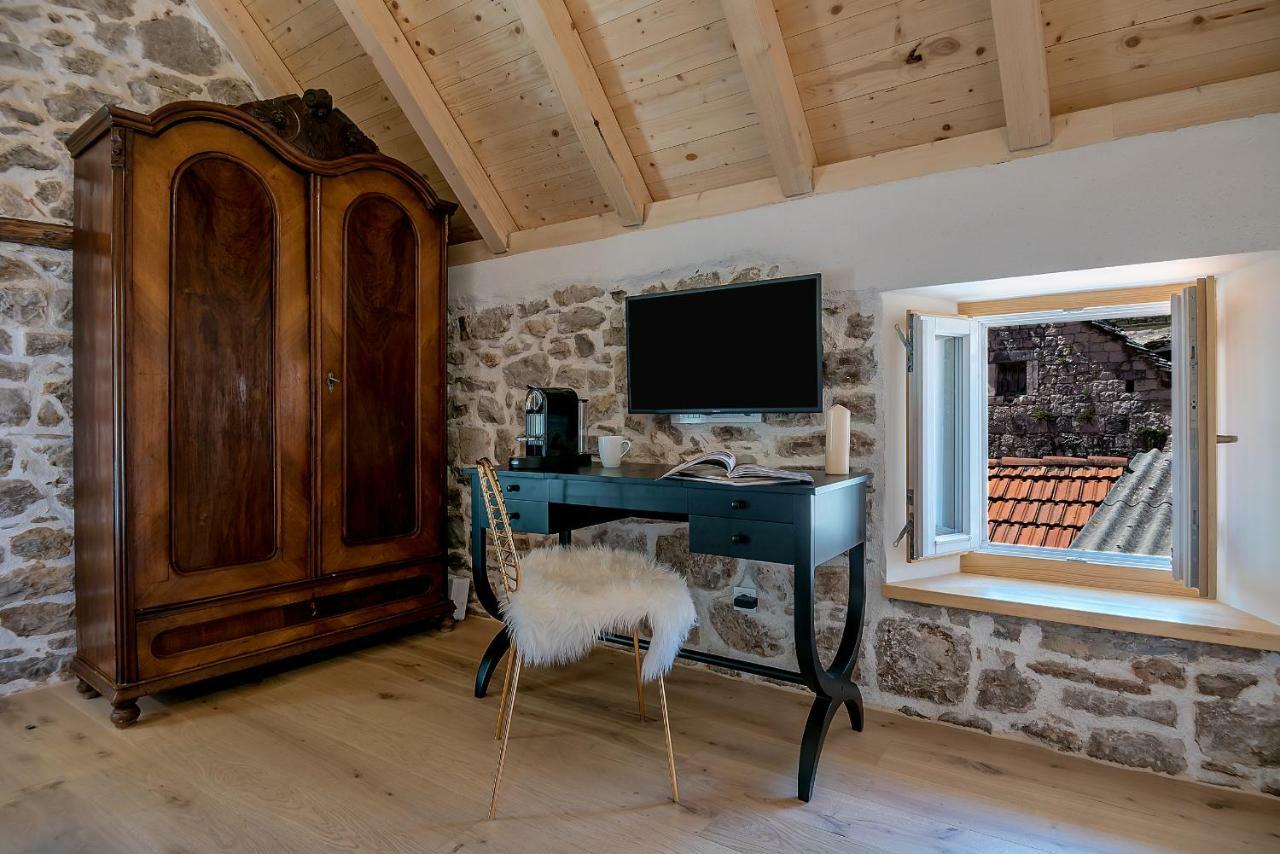 Balturio Boutique 4 Stars Properties In The Center Kastela Exterior photo